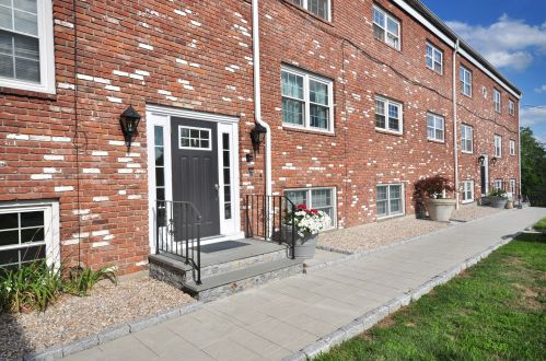 12 Terrace Pl, Northville, CT 06776-2817