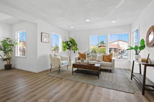 13327 Oleander Ave, Compton CA  90222-2641 exterior