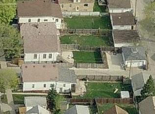 3260 14th St, Milwaukee, WI 53206-2852