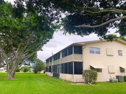 101 Canterbury, West Palm Beach, FL 33417-1366