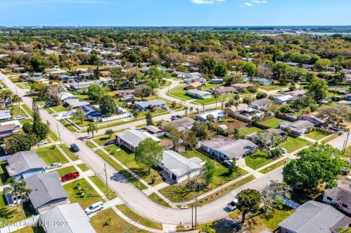 2558 Stratford Dr, Cocoa FL  32926-4319 exterior