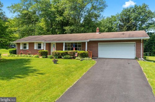 866 Ellis Woods Rd, Pottstown, PA 19465-8150