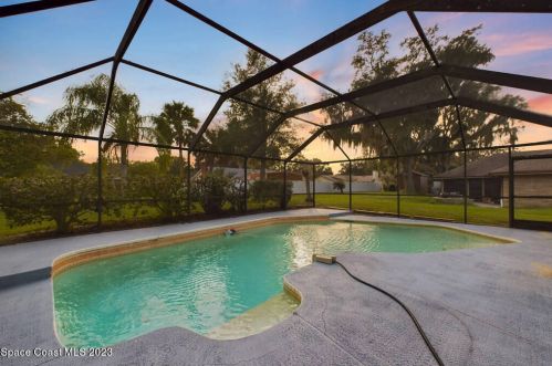 1015 Timbergreen Dr, Lakeland, FL 33809-4680