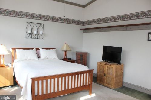 1188 Marie Ave, Ephrata PA  17522-1524 exterior