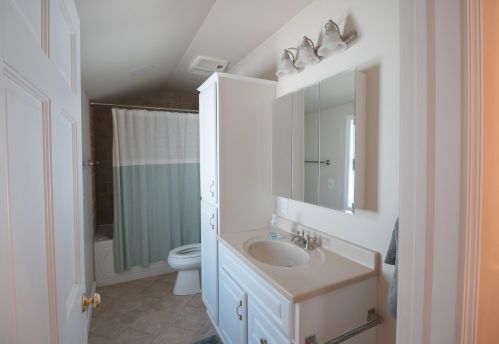 733 Rogers Ct, Lake Geneva WI  53147-1229 exterior