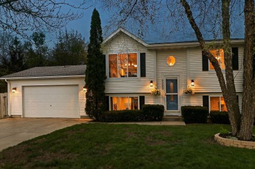 5205 66th Pl, Kenosha, WI 53142-3086