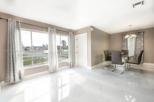 7721 41st St, Hollywood FL  33024-8415 exterior