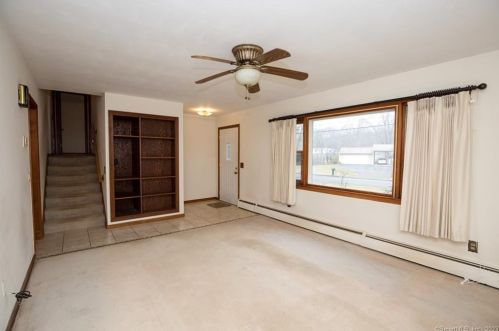 25 Humming Bird Dr, Northford, CT 06472-1226
