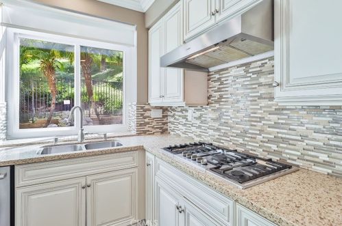 358 Anzio Way, Calabasas CA  91377-4851 exterior