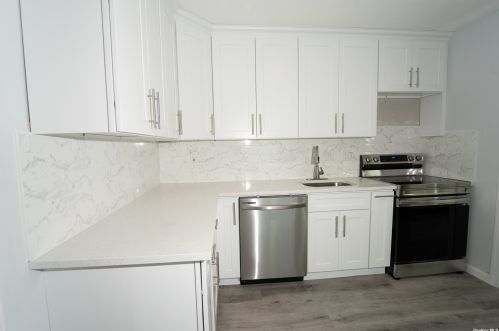 671 Whittier St, Westbury, NY 11590-4437