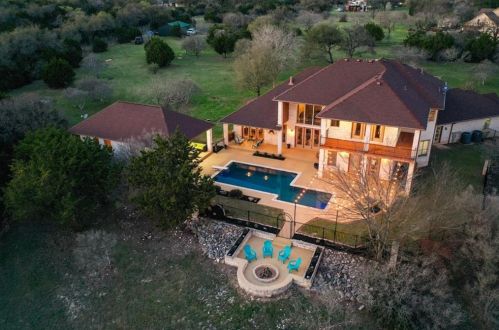 500 Clark Cv, Creedmoor, TX 78610-3150