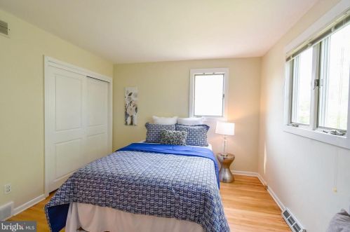 159 Windsor Ave, Southampton PA  18966-3333 exterior