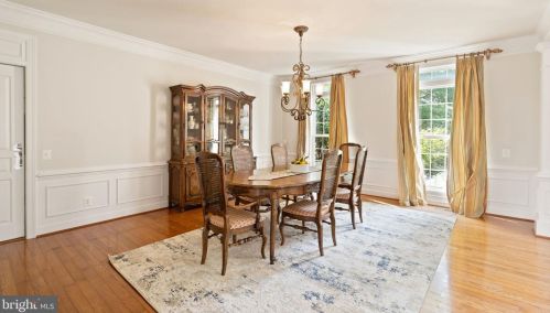 20906 Mcintosh Pl, Leesburg VA  20175-6372 exterior