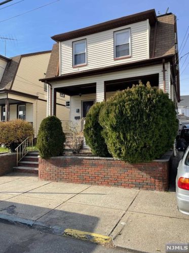 356 32nd St, Paterson NJ  07504-1639 exterior