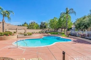 23903 Del Monte Dr, Santa Clarita CA  91355-3365 exterior