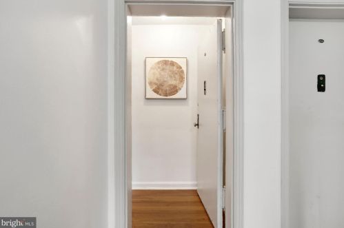 2820 31st St, Washington, DC 20008-3523