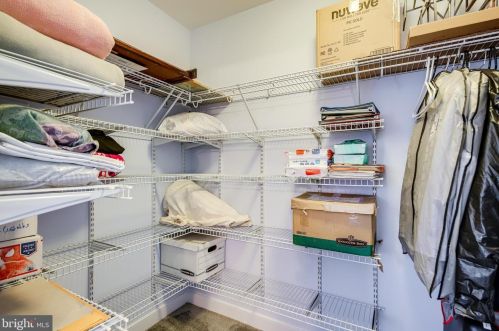 9517 Moonen Bay Ln, Bristow VA  20136-3515 exterior