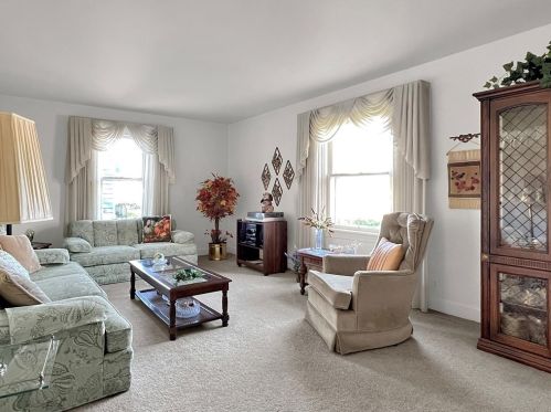 430 Sharon New Castle Rd, Hermitage, PA 16121-1511