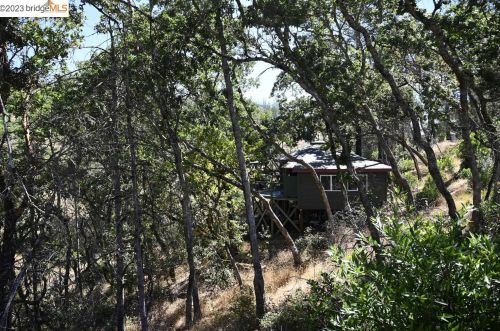 1557 Los Alamos Rd, Santa Rosa, CA 95409-3307