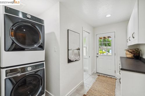 4817 Brookdale Ave, Oakland CA  94619-2510 exterior