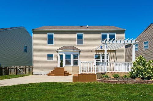 216 Autumn Leaves Way, Johnstown OH  43031-1369 exterior