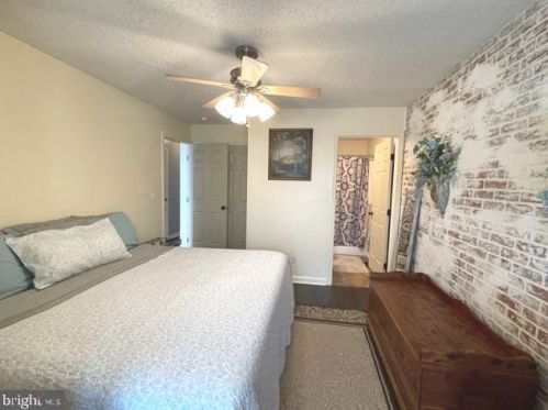 29 Johns Dr, West Enola PA  17025-2694 exterior