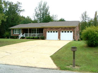 104 Underwood St, Camden, TN 38320-1459
