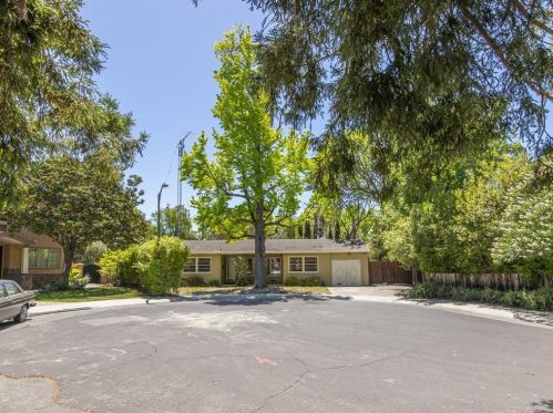 776 Rosewood Dr, Palo Alto, CA 94303-3637