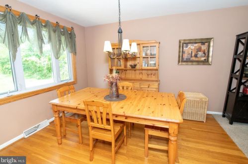 188 Windsor Ave, Southampton PA  18966-3334 exterior