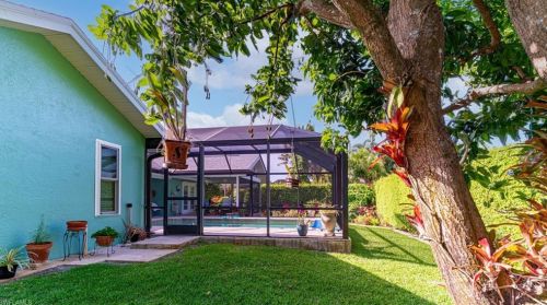 2309 Kings Lk Blvd, Naples FL  34112-5306 exterior