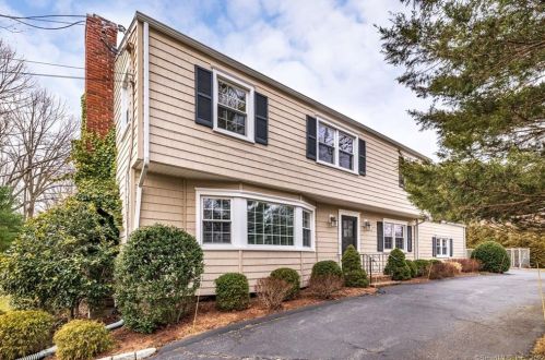 51 Akbar Rd, Stamford, CT 06902-1401