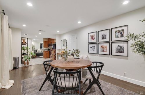 403 Temple Dr, Vacaville CA  95687-5146 exterior