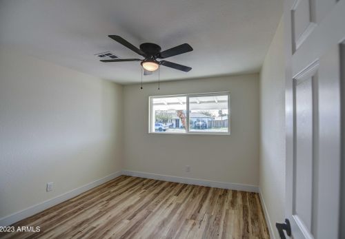 5813 37 Ave, Phoenix AZ 85053-4620 exterior