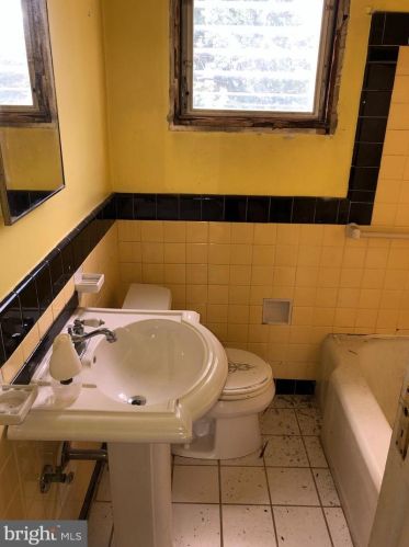 926 Thornton Rd, Boothwyn PA  19061-3127 exterior