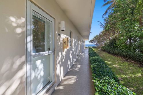 3851 Ocean Blvd, Delray Beach FL  33483-7468 exterior
