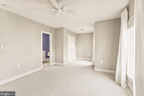 43530 Butler Pl, Leesburg VA 20176-7428 exterior