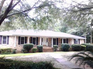 663 Ridgefield Rd, Mobile, AL 36608-3316