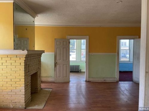 432 Stuyvesant Ave, Irvington NJ  07111-2046 exterior
