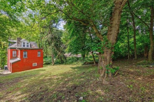 322 Crane Ave, Pittsburgh PA  15220-4035 exterior