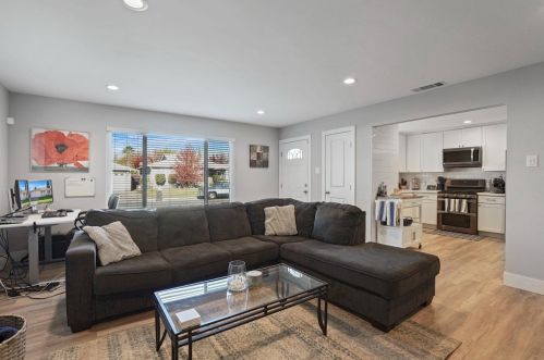 10364 Newton Way, Rancho Cordova CA  95670-2052 exterior