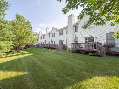 84 Ln Costa Dr, Annandale NJ  08801-1665 exterior