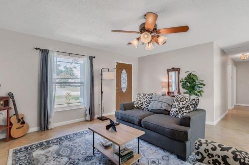 8029 Cheyenne Ln, Lakeland, FL 33810-2175