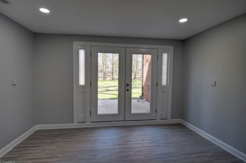 309 Holly Hill Rd, Thomasville NC  27360-5821 exterior