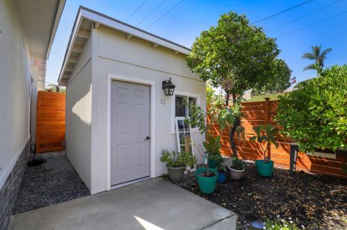 4073 Lake Blvd, Oceanside CA  92056-4604 exterior