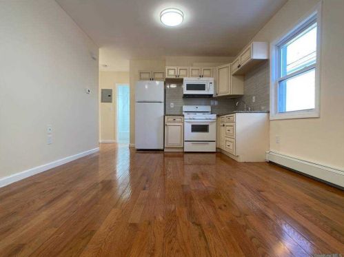 84-56 127th St, Jamaica, NY 11415-2825