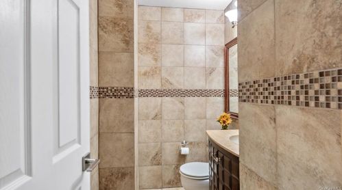 219 Sunset Blvd, Bronx, NY 10473-2479