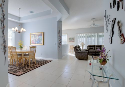 7884 Rockford Rd, Boynton Beach, FL 33472-2524