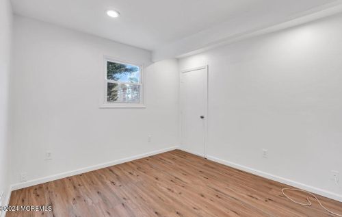 828 Burnt Tavern Rd, Bricktown NJ  08724-2540 exterior