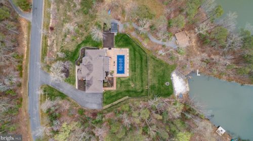 7905 Waterford Dr, Spotsylvania VA  22551-2204 exterior