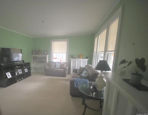 29 Elmont Ave, Rye Brook NY  10573-3039 exterior